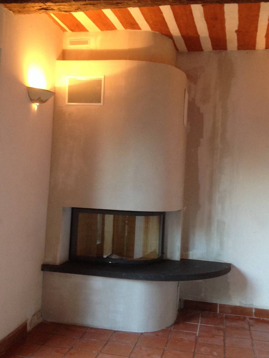 VIDEO installateur de cheminée sur mesure dans le VAR saint Maximin Brignoles 83