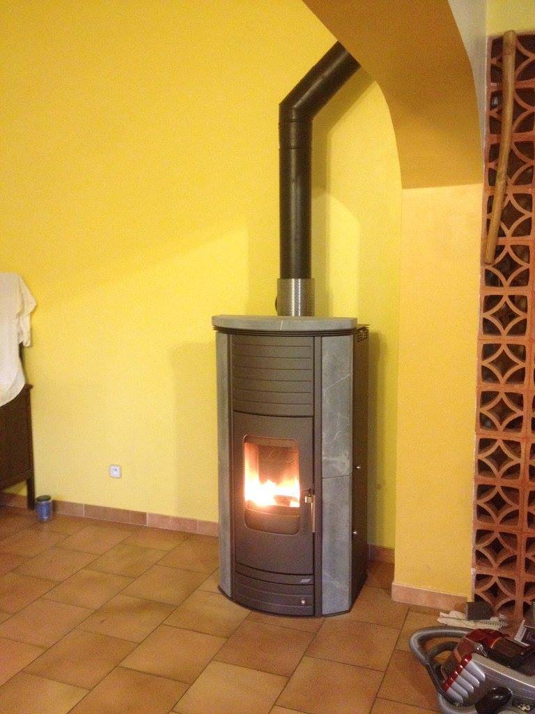 Installateur & montage poêle à granulés en video Saint Maximin Brignoles 83136 VAR