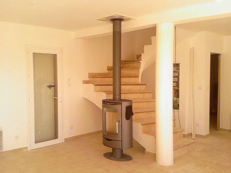 Distributeur OFFICIEL poêles à bois design de qualité ROMOTOP sur Saint Maximin dans le Var 83