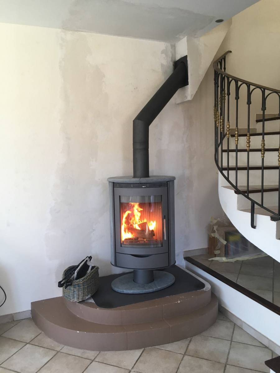 Distributeur OFFICIEL poêles à bois design de qualité ROMOTOP sur Saint Maximin dans le Var 83