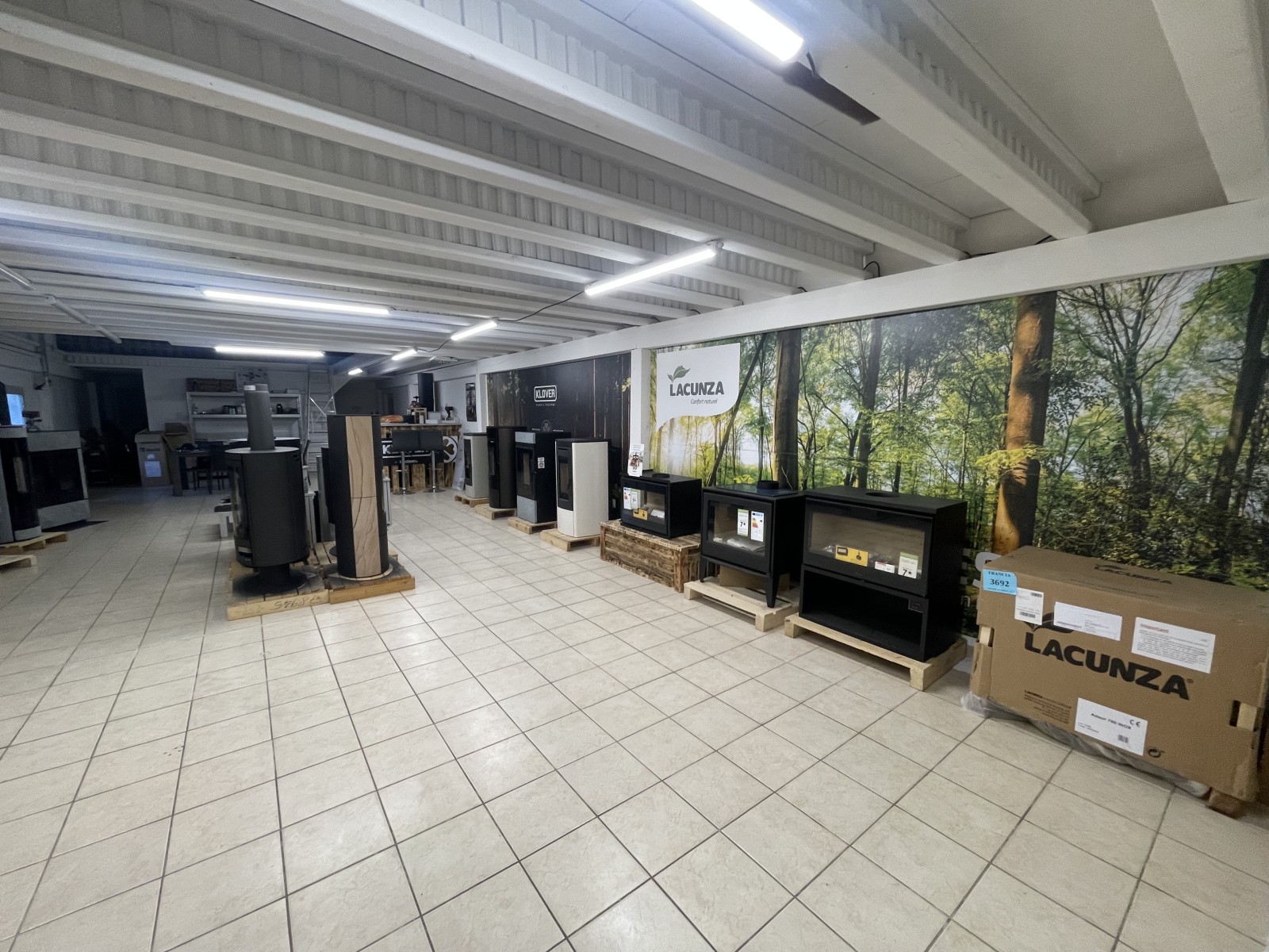 OUVERTURE d'un SHOW ROOM sur SAINT MAXIMIN LA SAINTE BAUME  
POÊLES A BOIS & granulés & Mixte 83 VAR
