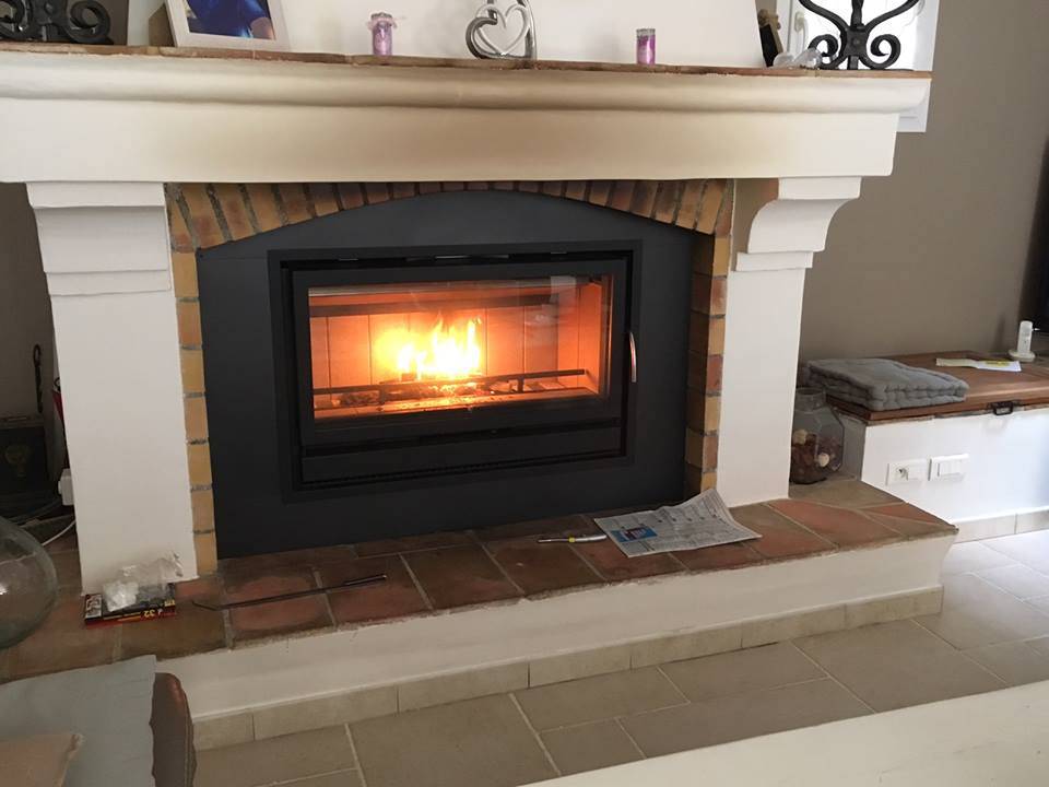 installation insert Bodart&Gonay dans une cheminée ouverte à BRAS près de saint maximin la sainte baume