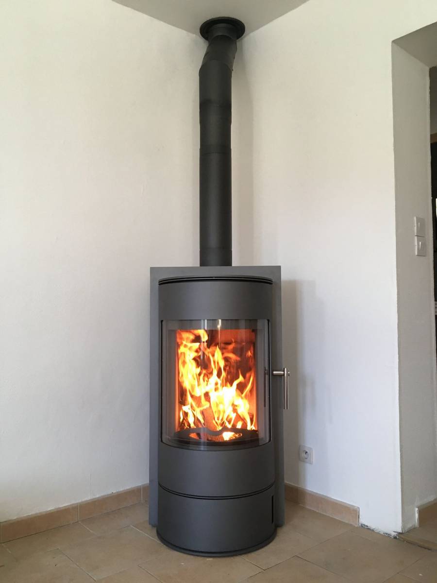 Quel est le prix d'une installation d'un poêle à granulés ou pellets silencieux design dans le var 83