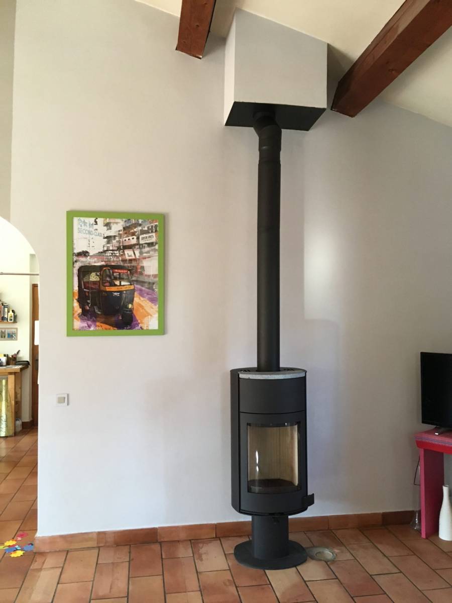 Distributeur OFFICIEL poêles à bois design de qualité ROMOTOP sur Saint Maximin dans le Var 83