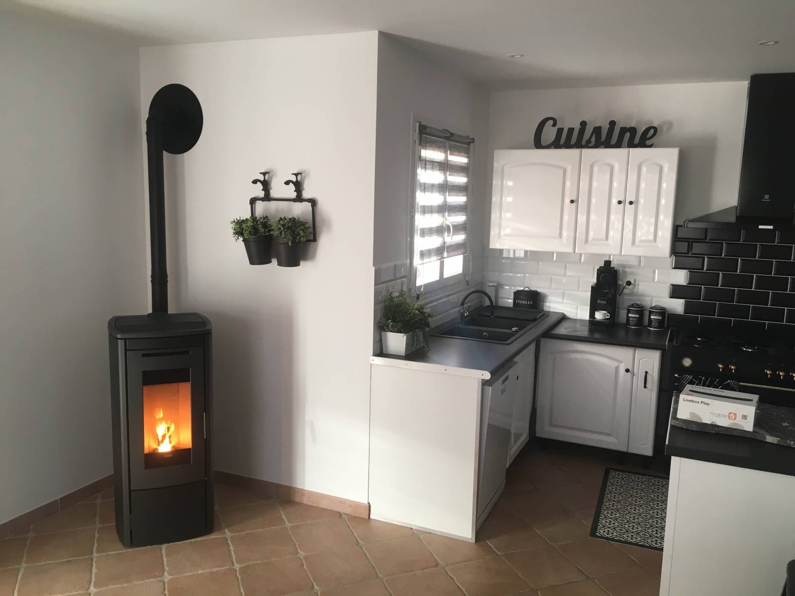 Combien coûte une installation d'un poêle à granulés KLOVER Brasier autonettoyant wifi de serie sur aubagne pres de saint maximin 13