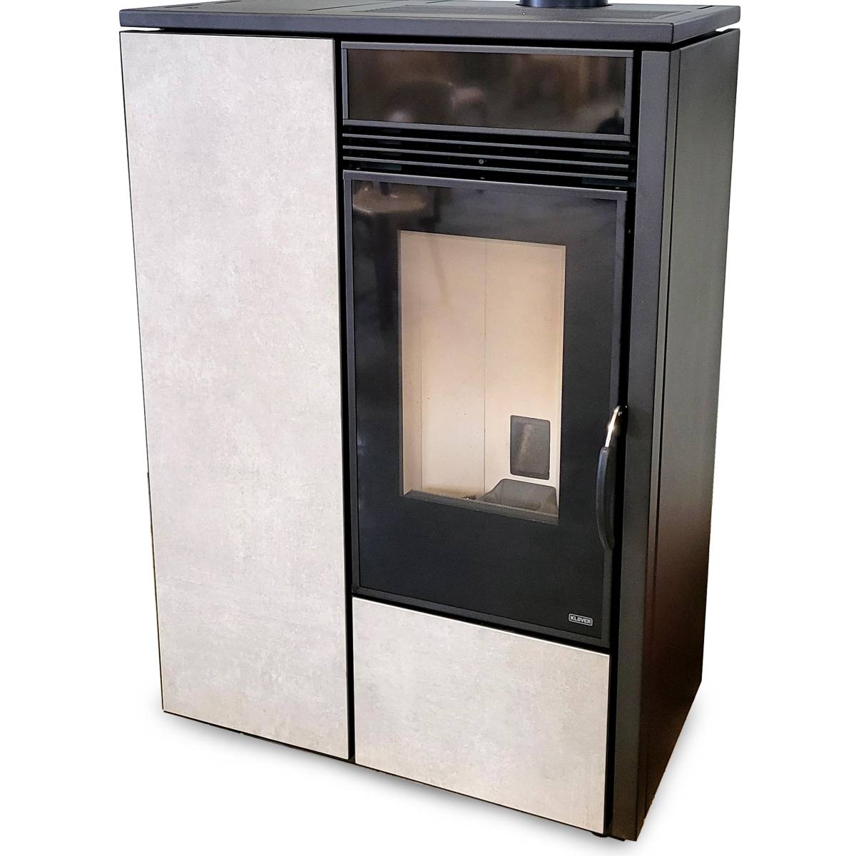 Poele à granulés KLOVER VERTICAL réservoir de 45Kg Accus fonte convection naturelle 2024 sur Cotignac dans le VAR 83