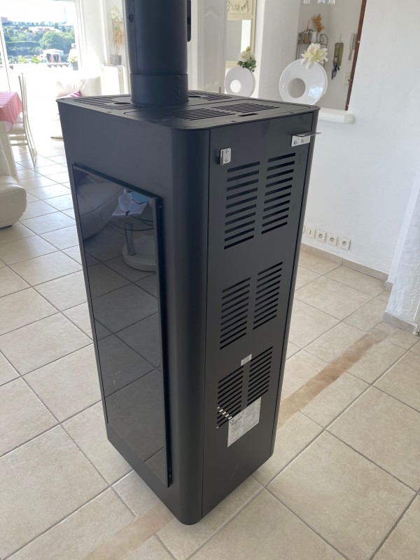 Poêle à granulés sans électricité Laminox phénix éligible prim renov et CEE Brignoles dans le Var 83
