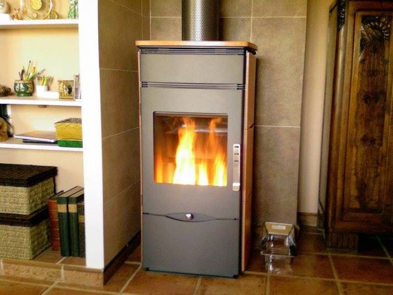 Installateur & montage poêle à granulés en video Saint Maximin Brignoles 83136 VAR
