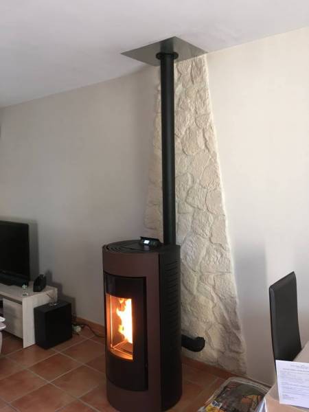 Installateur & montage poêle à granulés en video Saint Maximin Brignoles 83136 VAR