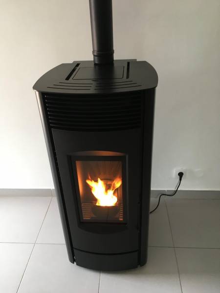 Faire l'entretien de son poele à granulés ou pellet et ramonage sur Rocbaron 83136 dans le Var 83