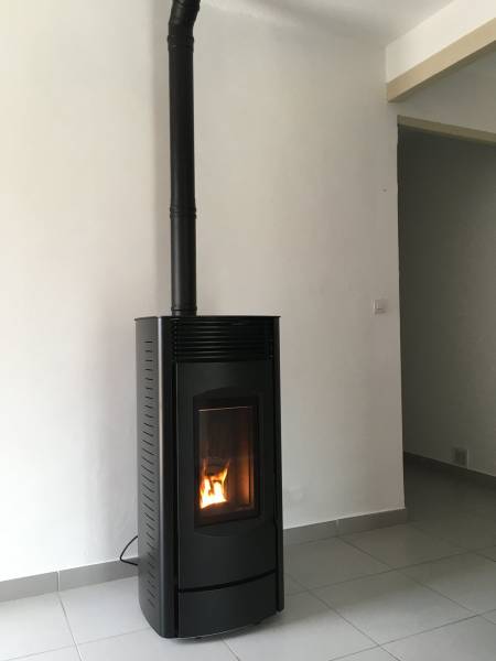 Faire l'entretien de son poele à granulés ou pellet et ramonage sur Rocbaron 83136 dans le Var 83