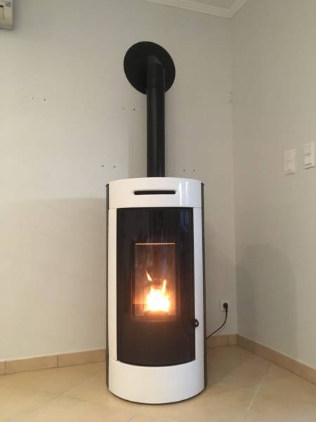 Faire l'entretien de son poele à granulés ou pellet et ramonage sur Rocbaron 83136 dans le Var 83