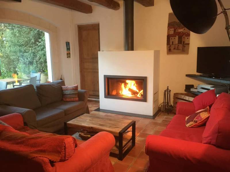 VIDEO installateur de cheminée sur mesure dans le VAR saint Maximin Brignoles 83