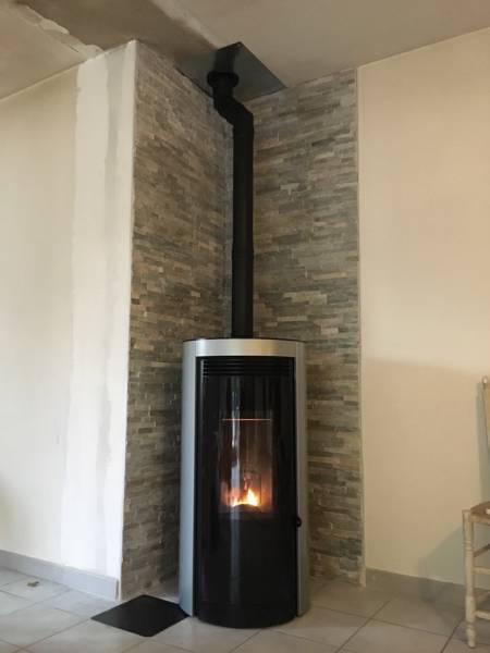 Tarifs moyens pour acheter & installer un poêle à bois moderne dans une villa près d'Aubagne dans le 13