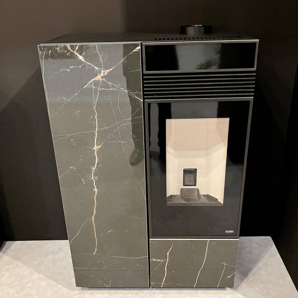 Poele à granulés KLOVER VERTICAL réservoir de 45Kg Accus fonte convection naturelle 2024 sur Le VAL dans le VAR 83
