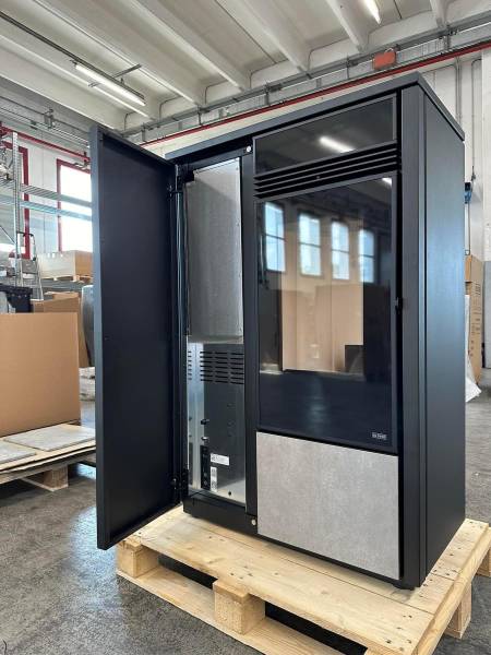 Poele à granulés KLOVER VERTICAL réservoir de 45Kg Accus fonte convection naturelle 2024 sur Rocbaron dans le VAR 83
